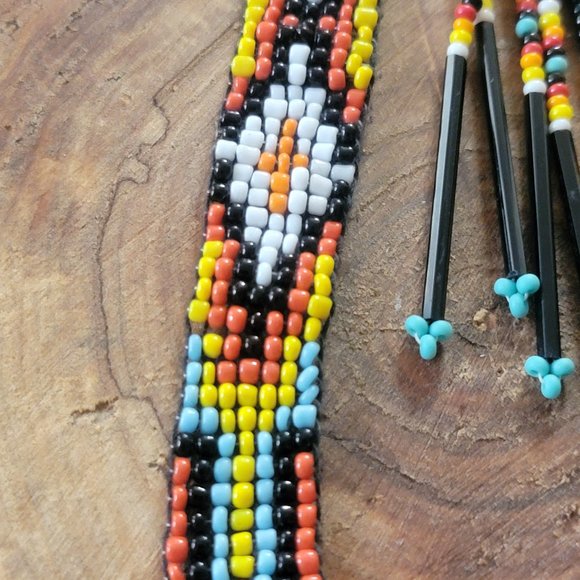 Beautiful Beaded Earrings and free color matching bracelet - Picture 2 of 3